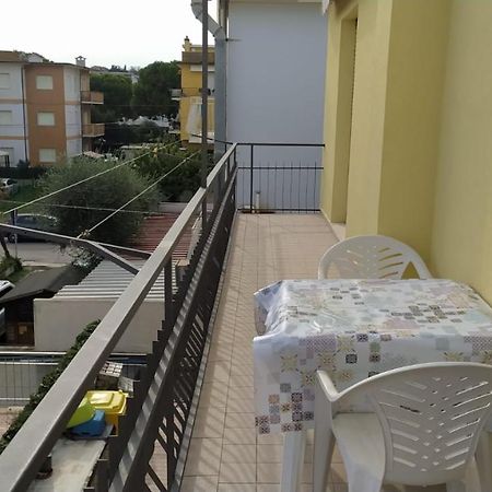 Appartamento Marcella A Due Passi Dal Mare มาร์เชลลี ภายนอก รูปภาพ