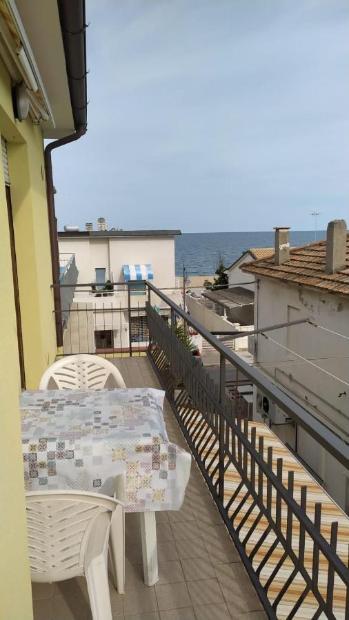 Appartamento Marcella A Due Passi Dal Mare มาร์เชลลี ภายนอก รูปภาพ