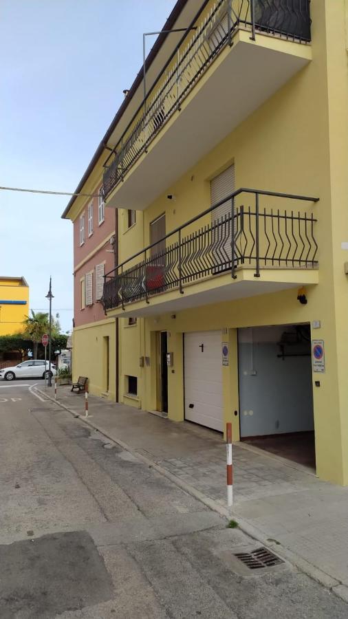 Appartamento Marcella A Due Passi Dal Mare มาร์เชลลี ภายนอก รูปภาพ